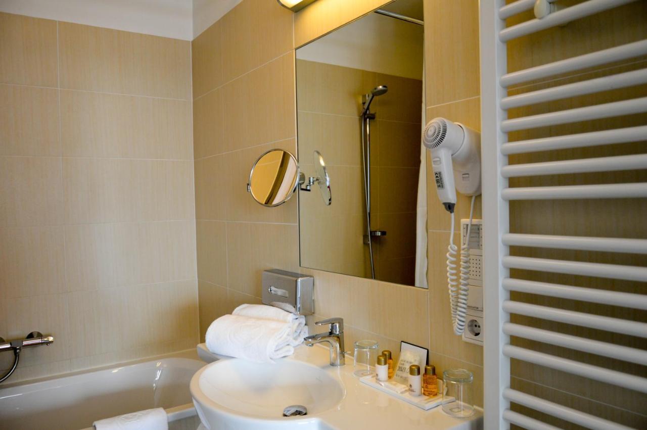 Hotel Roemerhof Tulln An Der Donau ภายนอก รูปภาพ